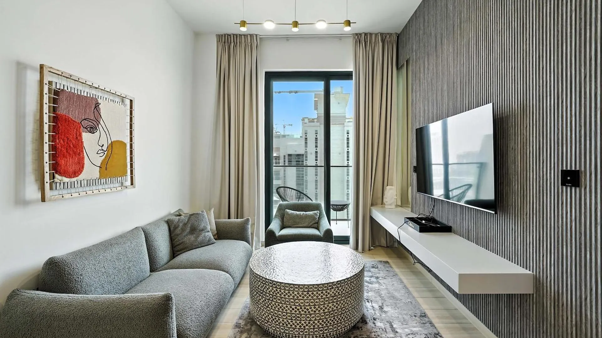 Designer 1Br Retreat In Jvc With A Spacious Balcony And Premium Interiors Dubai Vereinigte Arabische Emirate