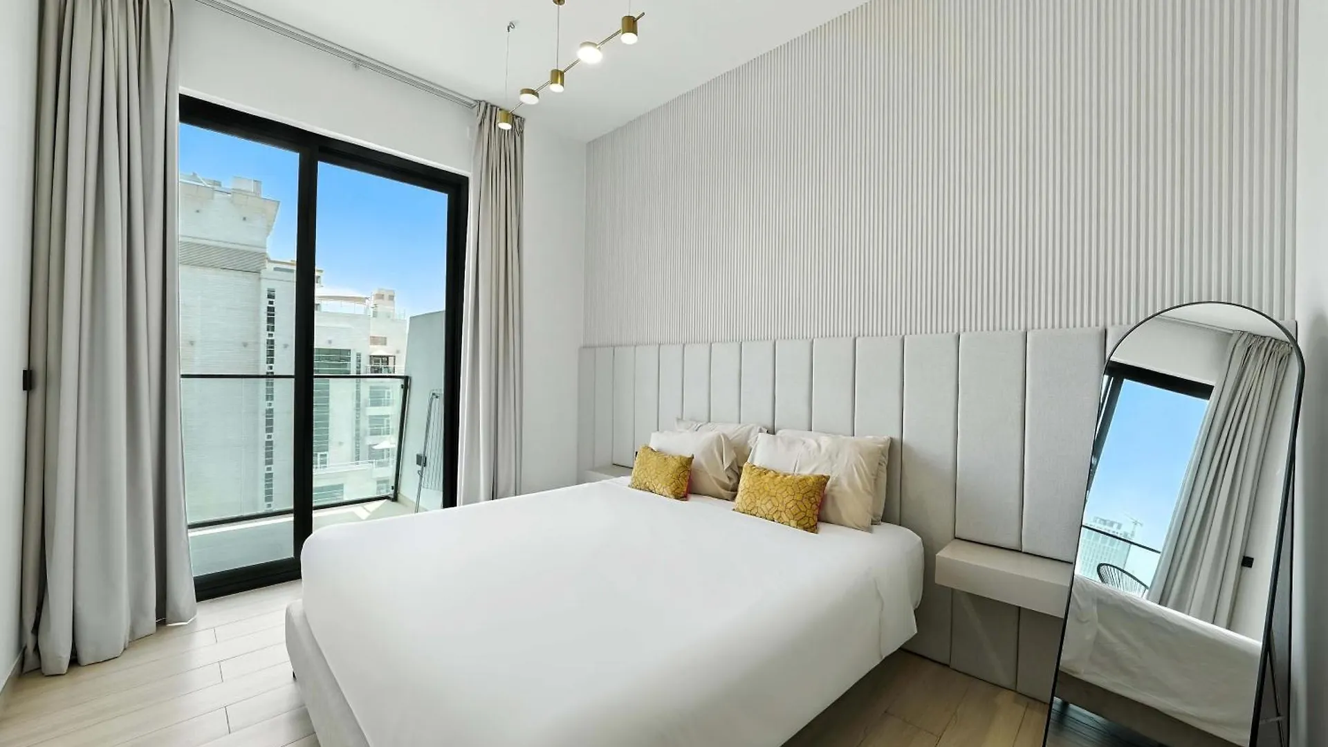 Apartment Designer 1Br Retreat In Jvc With A Spacious Balcony And Premium Interiors Dubai