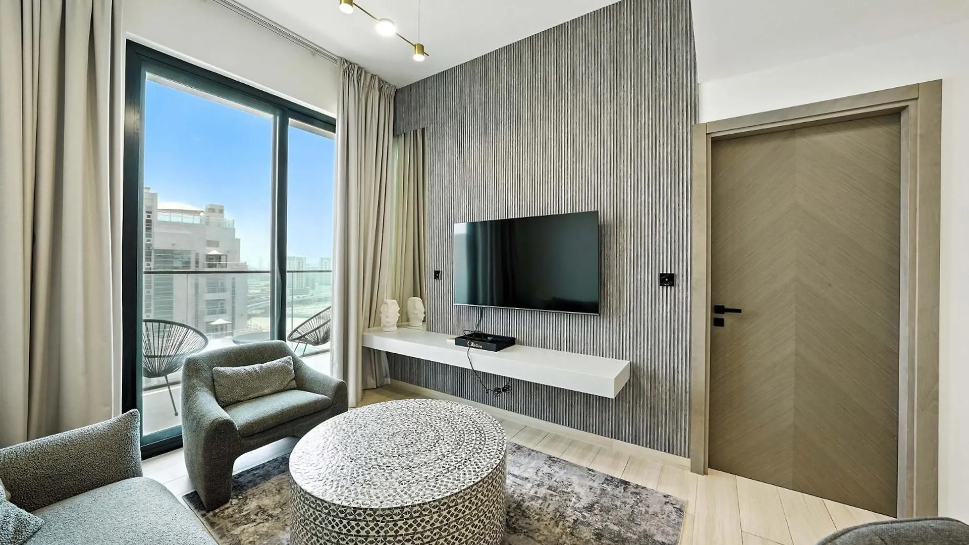 Designer 1Br Retreat In Jvc With A Spacious Balcony And Premium Interiors Dubai